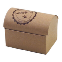Truhen und Boxen
