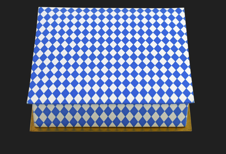 Festpackungen + Bonbonieren mit hochwertigem Papierbezug - quadratisch